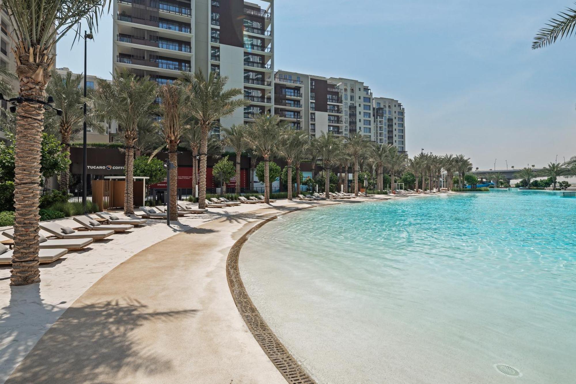 Apartment Qua Serenity Poolside With Community Views