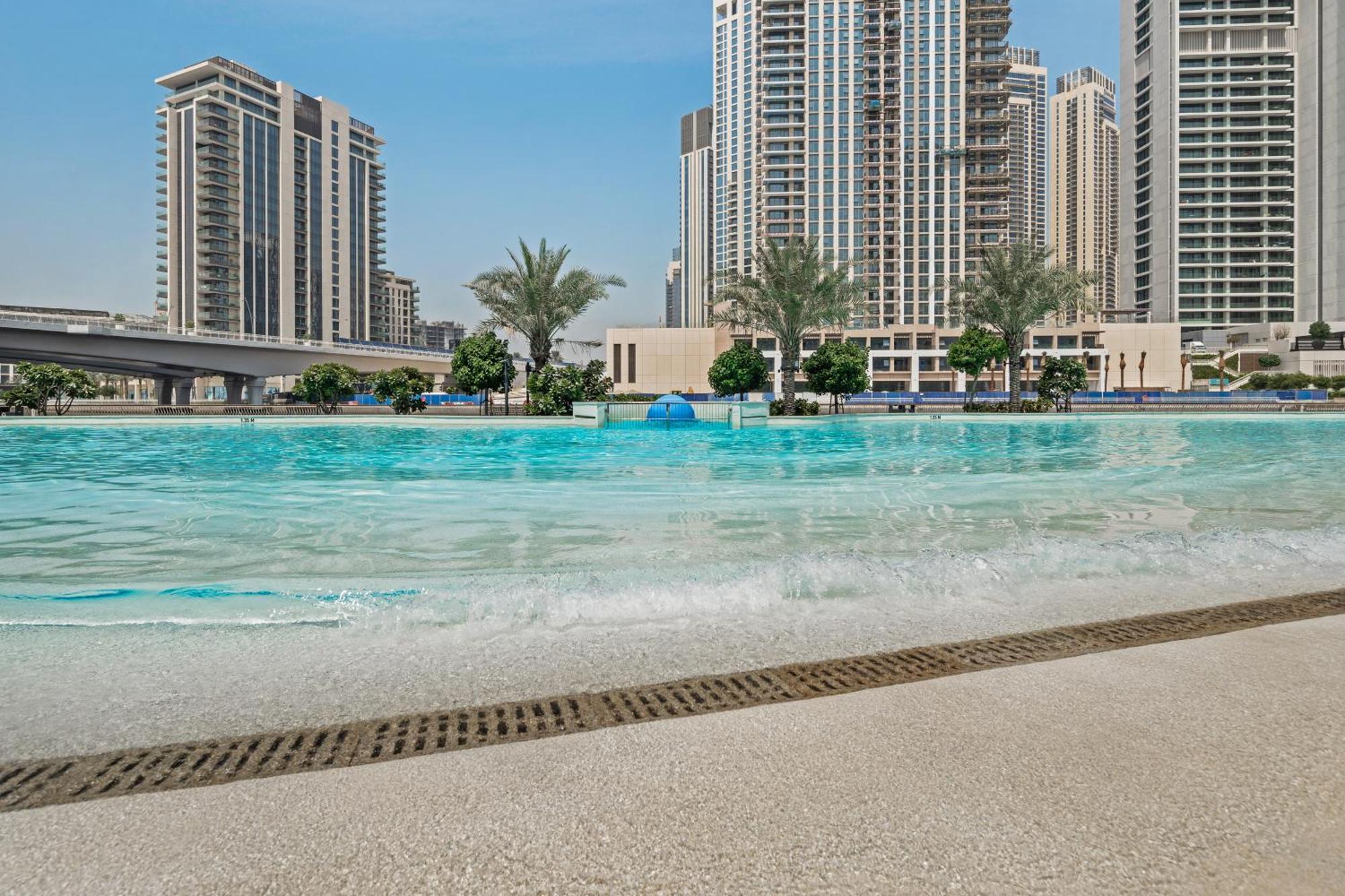 Qua Serenity Poolside With Community Views Apartment