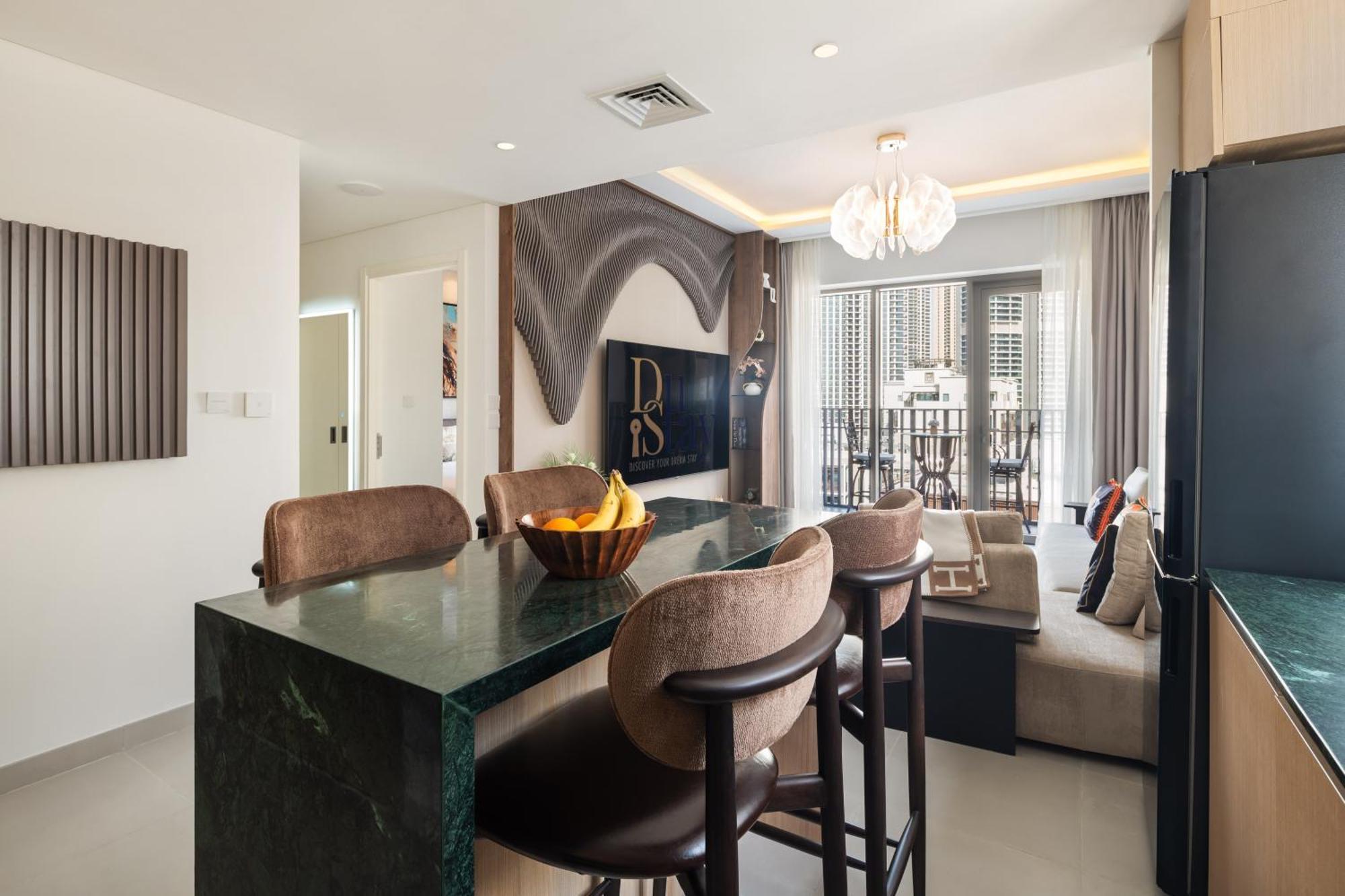 Qua Serenity Poolside With Community Views Apartment