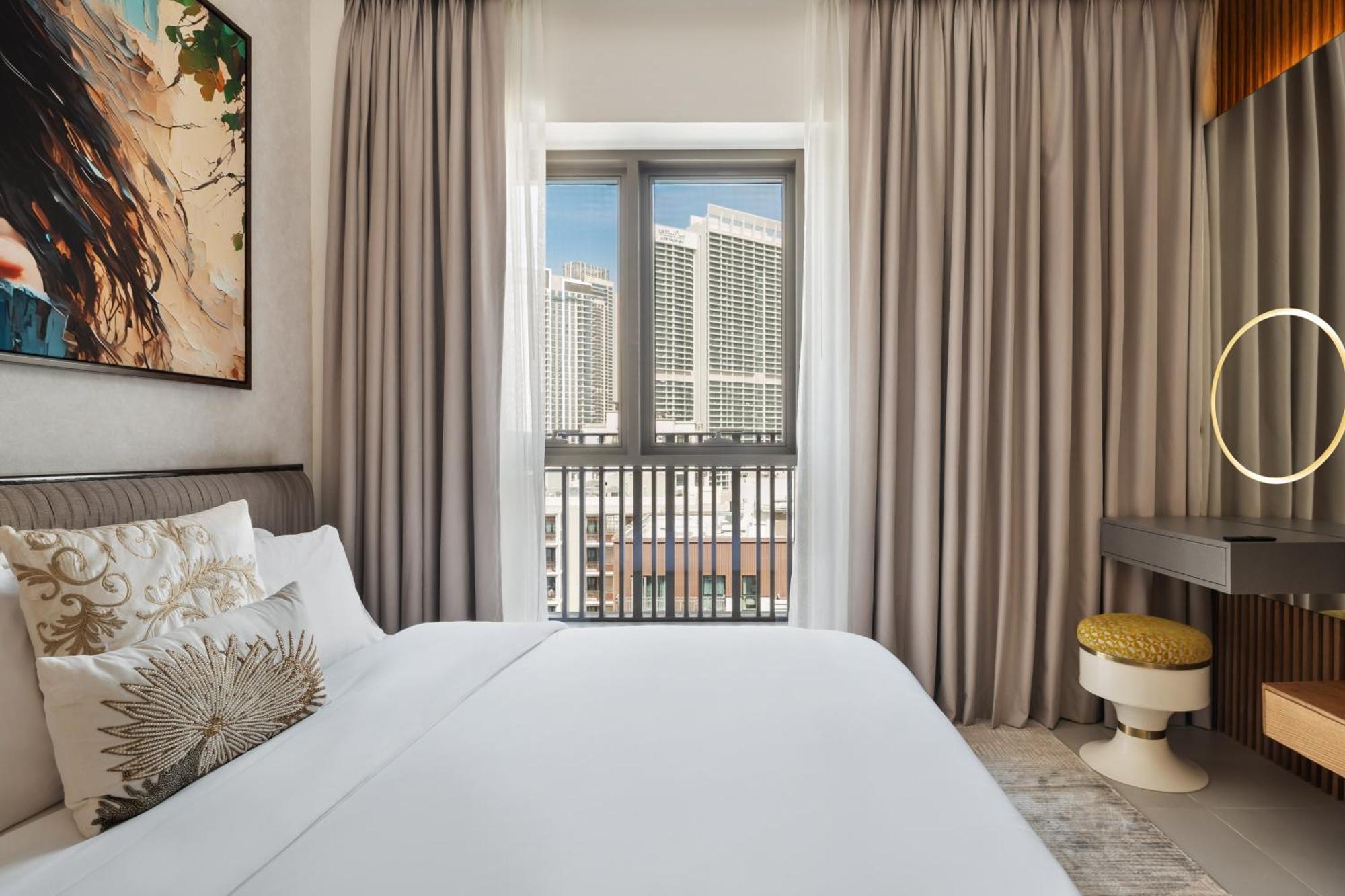 Qua Serenity Poolside With Community Views *