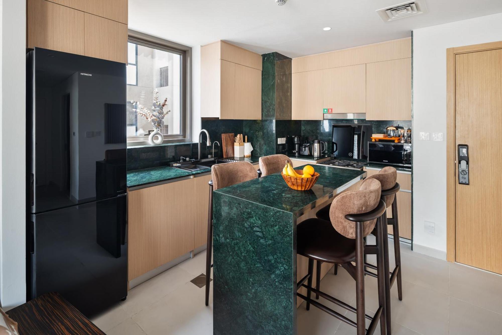Qua Serenity Poolside With Community Views Apartment *